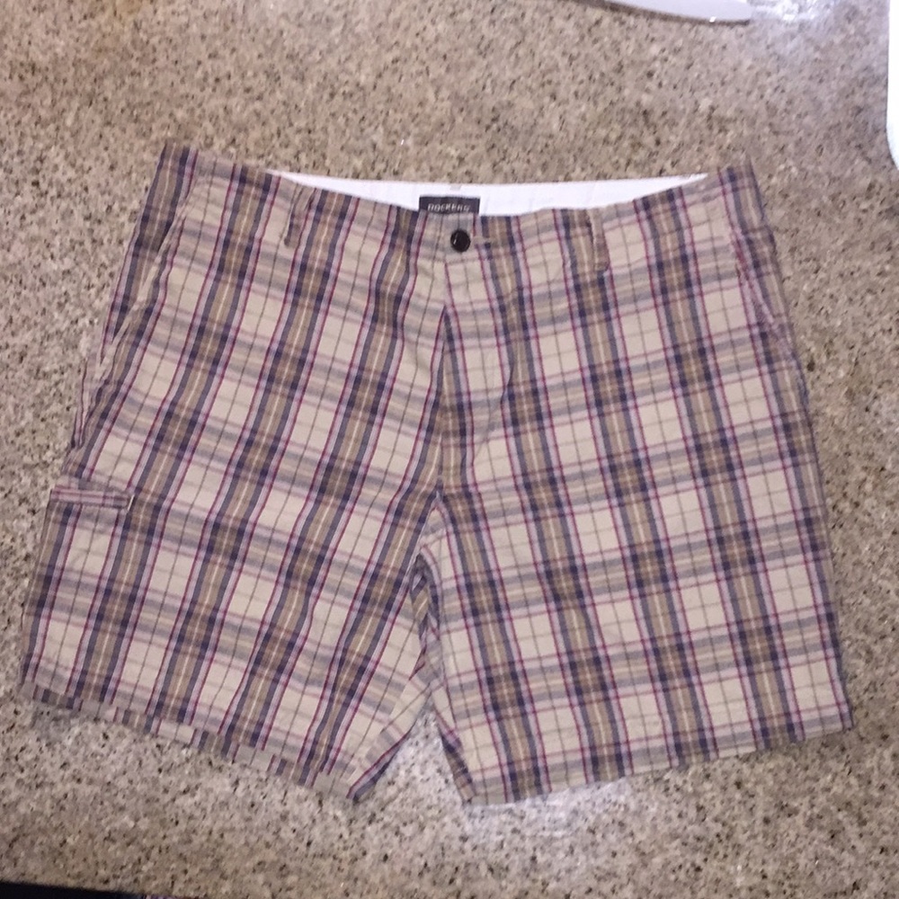 DOCKERS SHORTS SIZE 36